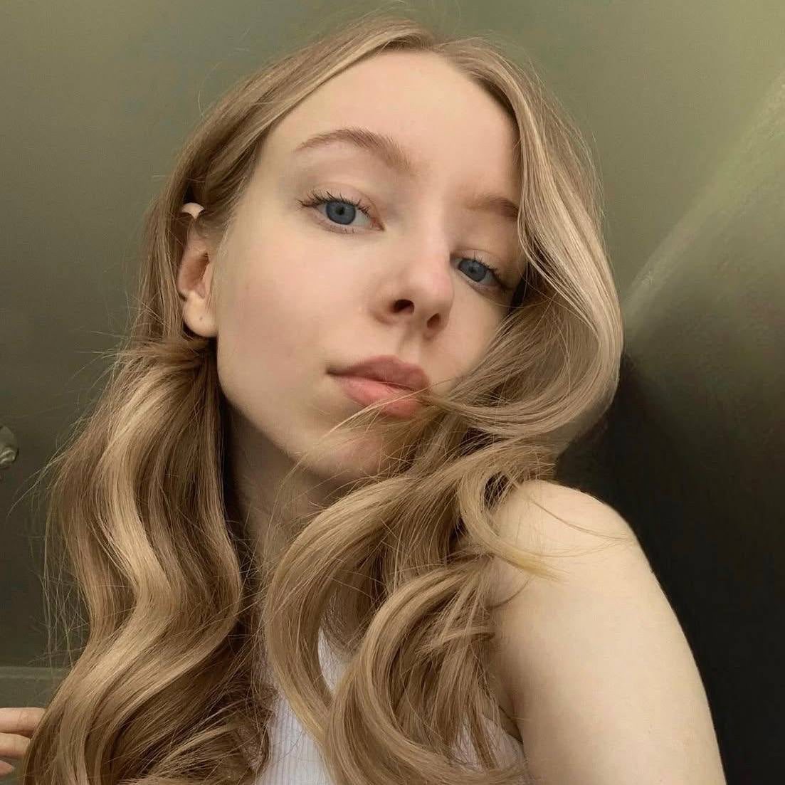 Liora Sage – Weaver of balanced days